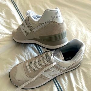 New Balance 574 Size 8.5 Nimbus Cloud NWOT